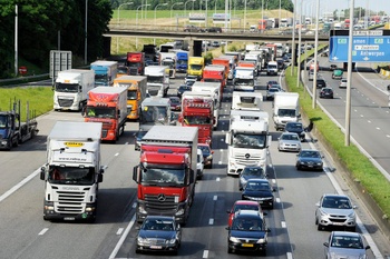 Verkeersfiles op de grote ring van Brussel (R0)