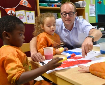 4 november 2019: bezoek van Vlaams minister van onderwijs Ben Weyts (N-VA) aan de Stedelijke Basisschool De Groene Planeet in Vilvoorde