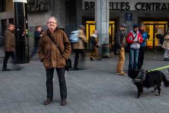 Luckas Vander Taelen op het Europakruispunt, aan station Brussel-Centraal