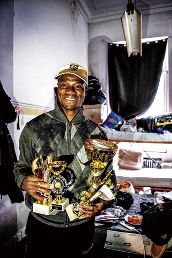 Mamadou Moussa Bah, kraakpand Queteletplein, SInt-Joost