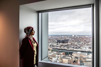 Fatima Zibouh leidt de antidicriminatiedienst van Actiris