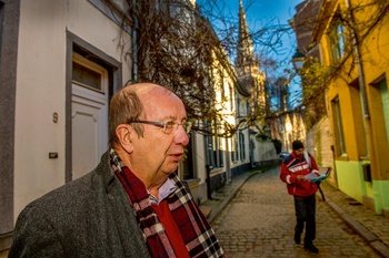 Eric Tomas (PS), afscheidnemend burgemeester van Anderlecht in de Porseleinstraat