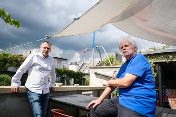Kurt Custers, directeur circulaire economie en duurzame stad bij Leefmilieu Brussel, en Marcel Rijdams, architect en stadsactivist