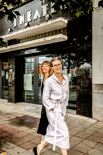 Agnes Quackels en Barbara Van Lindt vormen samen de artistieke leiding van het Kaaitheater