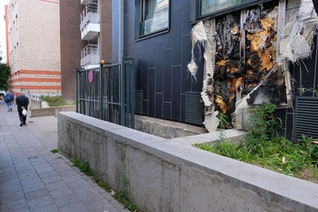 Schade in de Marollen: jongeren in de Krakeelwijk bestookten de brandweer met molotov-cocktails tijdens het weekend van 6 september 2020, met brandende auto's en afvalcontainers als gevolg. Ook werd de deur van een kinderdagverblijf geforceerd