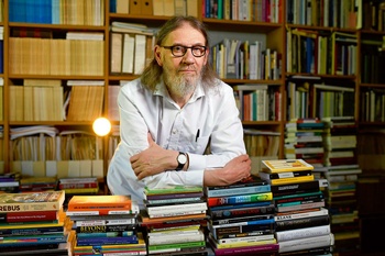 Jean-Paul Van Bendegem is wiskundige, filosoof en als hoogleraar logica en wetenschapsfilosofie verbonden aan de Vrije Universiteit Brussel