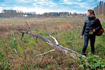 Natuurgids Véronique Daems op de Josaphatsite