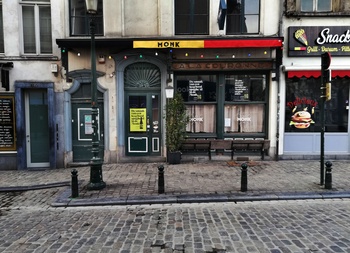 Een growfundingactie voor verschillende Brusselse cafés die door de coronamaatregelen gedwongen gesloten blijven, waaronder de Monk in de Sint-Katelijnestraat: growfunding.be/zuur