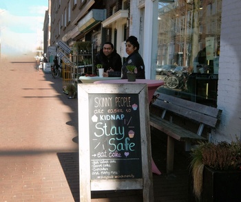 Taal in Amsterdam, een foto uit de samenwerking van de reeks "Stad van de toekomst" met AT5 in Amsterdam