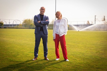 Belgisch bondscoach Roberto Martinez en VUB-rector Caroline Pauwels