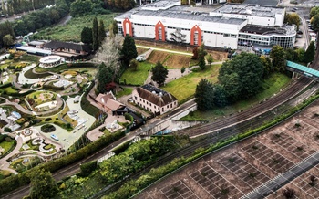 Zicht vanuit het atomium op de heizelvlakte en het Koning Boudewijnstadion: hier moet het NEO-project verrijzen