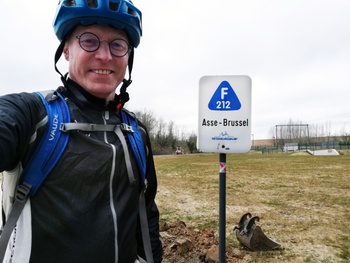 Peter Dhondt fietste voor BRUZZ op de fietssnelweg F212 tussen Asse en Brussel