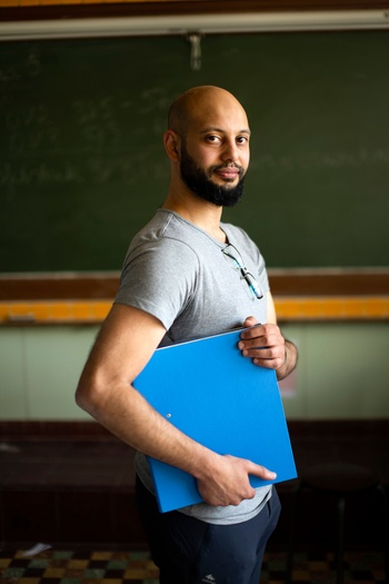 Ismaël Saïdi, leerkracht Frans en ICT in het Lutgardiscollege in Oudergem