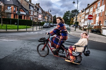 1823 Fiets is nieuwe auto Dorien en Juliette 5