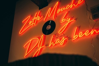 1826 Zotte-Mouche DJ