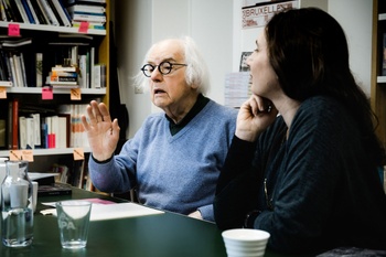 René Schoonbrodt, oprichter van vzw Arau, en de huidige directrice, Marion Alecian