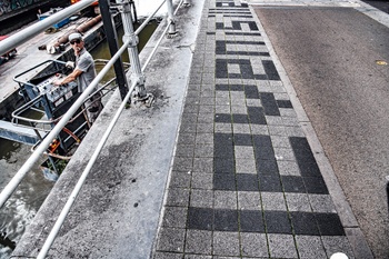 Straatpoëzie aan de Koolmijnenkaai