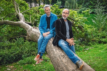 We are Nature Søren Stecher-Rasmussen (vooraan) en Jean-Baptiste Godinot ijveren voor een bouwmoratorium