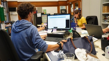 Groep Intro tegen spijbelen in het secundair onderwijs, hier voor het Instituut Anneessens-Funck.