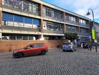 12 september 2024: de lagere school van het Sint-Jan-Berchmanscollege, op de hoek van Nieuwland en de Rogier Van der Weydenstraat, krijgt een extra verdieping om de leerlingencapaciteit te vergroten. De werken beginnen op 24 oktober 2024