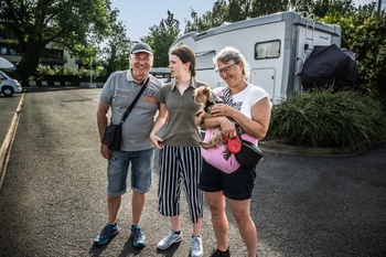 BRZ 20250702 1942 CAMPERS Anderlecht Kosztovics gezin