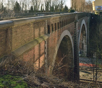 fraiteurbrug_2_BRUZZ_ACTUA_(c)_1566_(c)_MBHG-DML_www_irismonument_be_website_van_de_Inventaris_van_het_bouwkundig_erfgoed_van_het_Brussels_Hoofdstedelijk_Gewest.jpg
