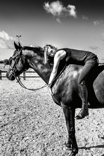 TERRIBLE Karolien Merchiers BRUZZ ACTUA 1583