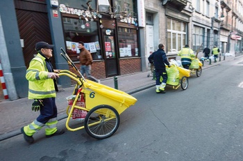 vuilnismannen 4 BRUZZ ACTUA 1585