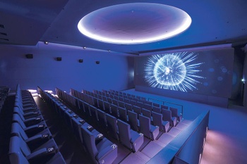 docks white cinema BRUZZ 1544