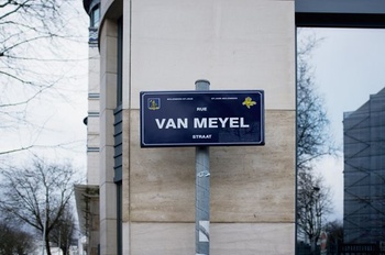 Straatnamen_Molenbeek_Van_Meyelstraat_(c)_An_Devroe_cmyk.jpg