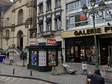 De laatste der Mohikanen: de krantenkiosk op de Gulden-Vlieslaan.