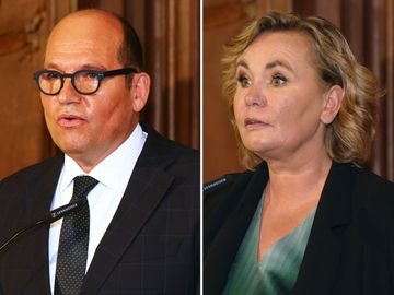 11 juli 2023: Brussels burgemeester Philippe Close (PS) en Liesbeth Homans (N-VA), voorzitter van het Vlaams parlement, tijdens hun speeches op de 11 juli-viering in het Brussels stadhuis