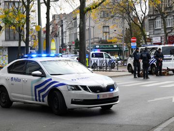 Na de aanslag op Zweedse voetbalsupporters aan de Ieperlaan op 16 oktober 2023, schoot de politie de dader neer in een café bij de Van Ooststraat in Schaarbeek