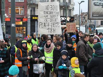 Protest van de Schaarbeekse burgerbeweging 1030/0 na de dodelijke aanrijding van een 86-jarige vrouw op het Liedtsplein in maart 2018.