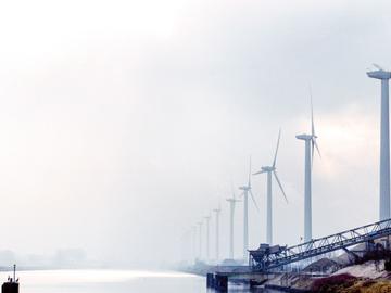 Krijgen we binnenkort zulke windmolens zoals hier in Brugge te zien in de kanaalzone? "Het kan zeker," zegt energiespecialist Bram Claeys