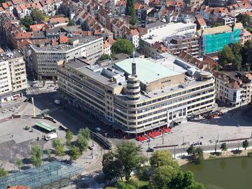 Op het Flageyplein werd een man zwaargewond teruggevonden in de nacht van 30 juni