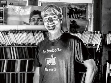 Juan Barbolla, videotheekuitbater