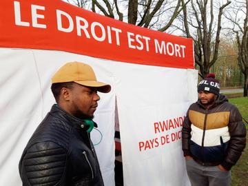 Aan het Ruanda House aan de Tervurenlaanctivisten vragen activisten aandacht voor hun rechten, 25 jaar na Rwandese genocide 