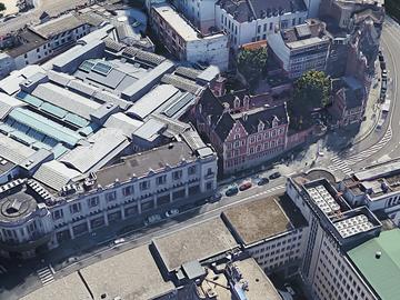 Bozar, met de daken op de vleugels, gezien vanuit de lucht