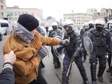 31 januari 2021: arrestaties in en rond het centraal station in Brussel. De politie is talrijk aanwezig om manifestanten die willen protesteren tegen de coronamaatregelen tevatten. De manifestatie kreeg immers geen toelating.