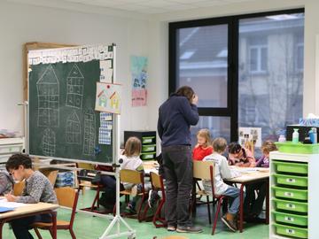 Een klaslokaal van de nieuwe basisschool Eugeen Laermans in Molenbeek