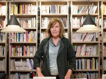 Een portret van Brigitte de Meeus, oprichtster van boekhandel Tropismes
