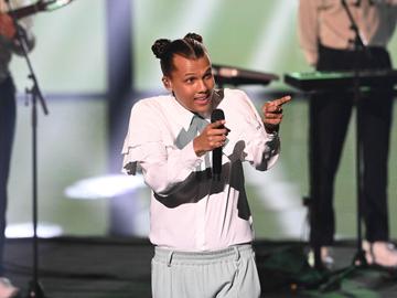 Stromae tijdens een optreden in Boulogne-Billancourt op 11 februari 2022