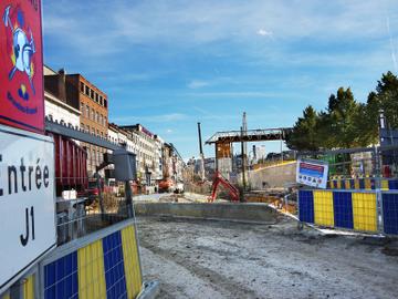 De toegang van de werf van Metro 3 op de Jamarlaan, tussen het Baraplein en de Kleine Ring