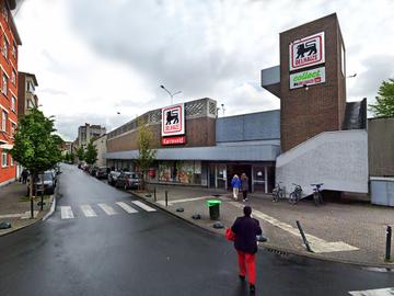 Het filiaal van supermarktketen Delhaize Karreveld in de Euterpestraat