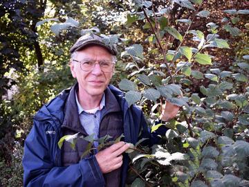 Willy Verbeke, specialist in graslanden en zaden bij Natuurinvest Agentschap voor Natuur en Bos_(c)_Natuurinvest