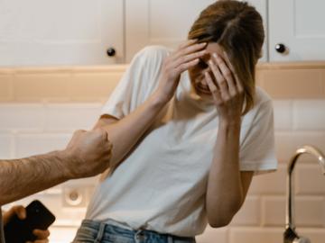 Intrafamiliaal geweld familiaal geweld huiselijk geweld