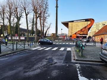 Het Edmond Machtensstadion van RWD Molenbeek, gezien vanaf de Daringstraat
