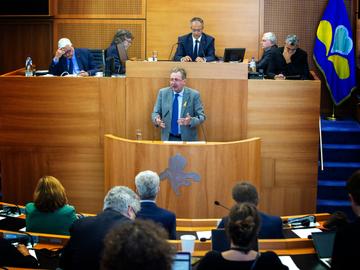 Het Brussels parlement met Rudi Vervoort in 2022