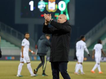 Razgrad, Bulgarije, 16 februari 2023: Brian Riemer, trainer van RSC Anderlecht, vlak na de met 1-0 verloren UEFA Europa Conferencewedstrijd tegen Ludogorets